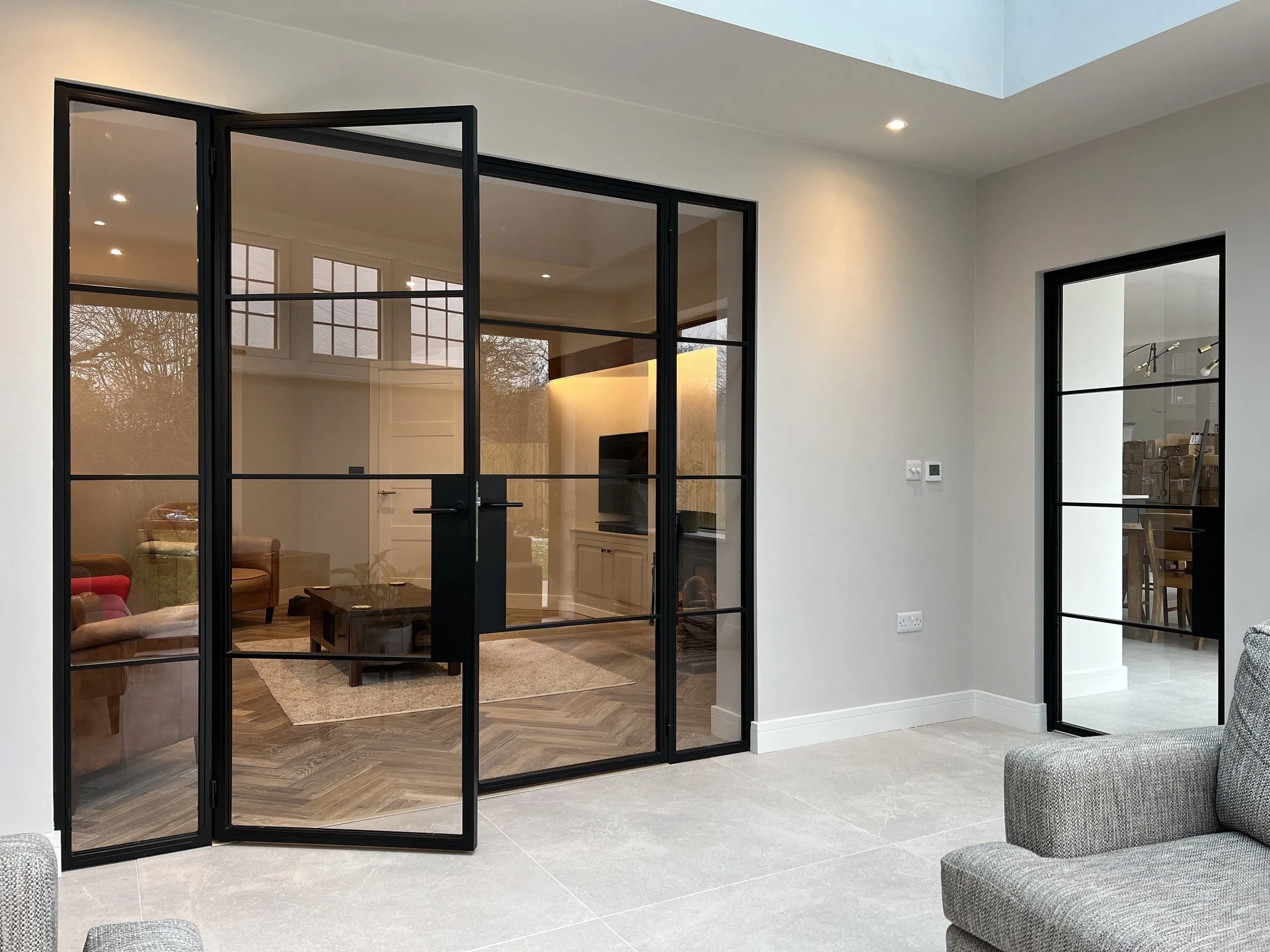 Trending internal glass